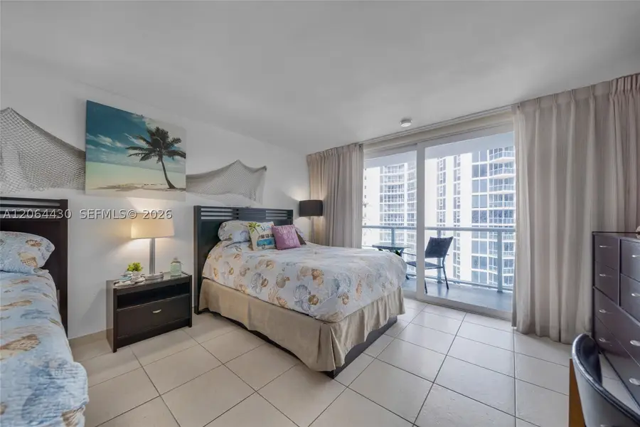 19201 N Collins Ave #1117, Sunny Isles Beach, FL 33160 - #2