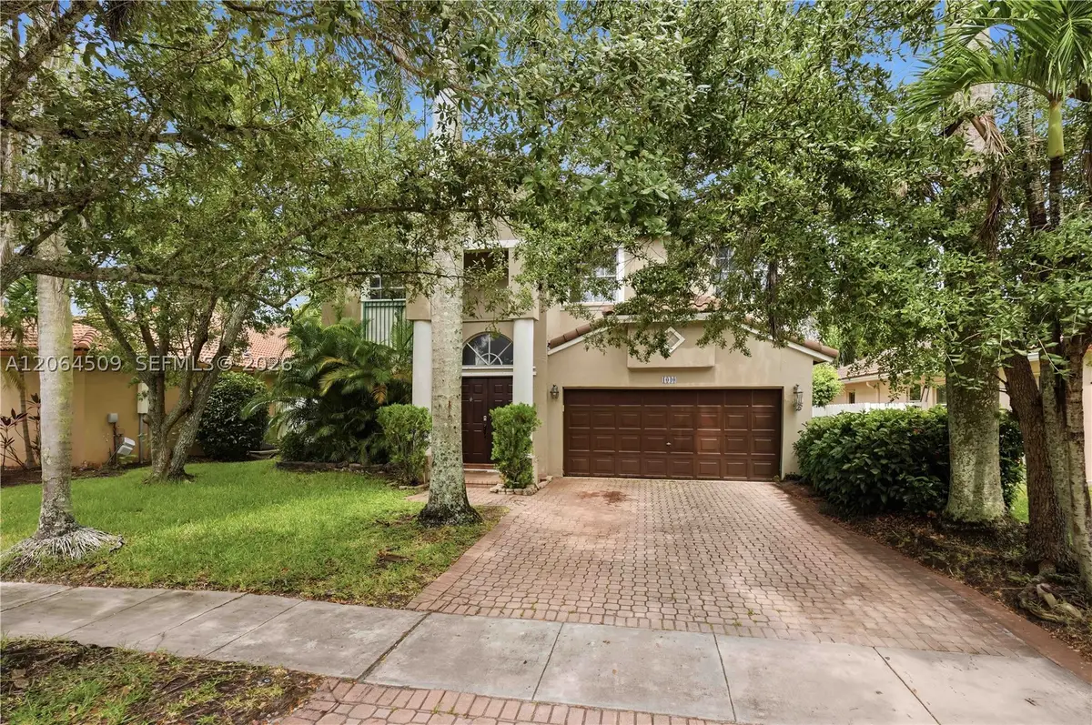 1040 NW 185th Ave, Pembroke Pines, FL 33029 - #1