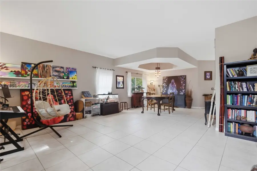 1040 NW 185th Ave, Pembroke Pines, FL 33029 - #2