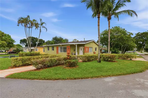 6448 Funston St, Hollywood, FL 33023