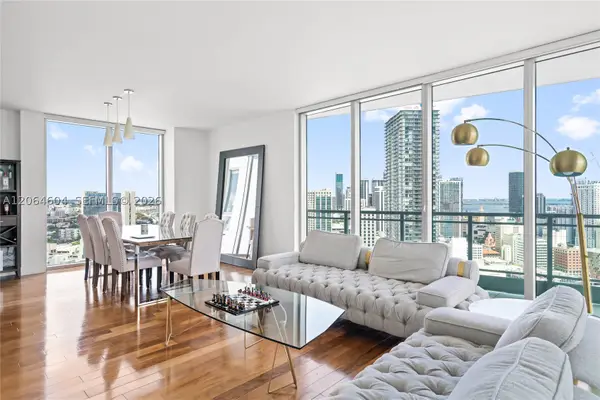 90 SW 3rd St #3504, Miami, FL 33130