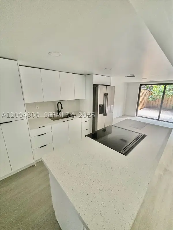 8010 NW 27th Pl #8010, Sunrise, FL 33322