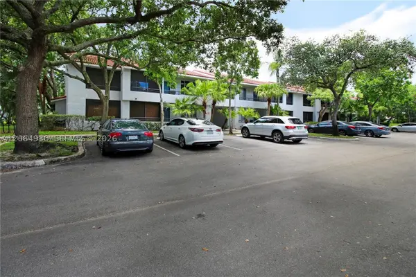 831 Lyons Rd #23101, Coconut Creek, FL 33063