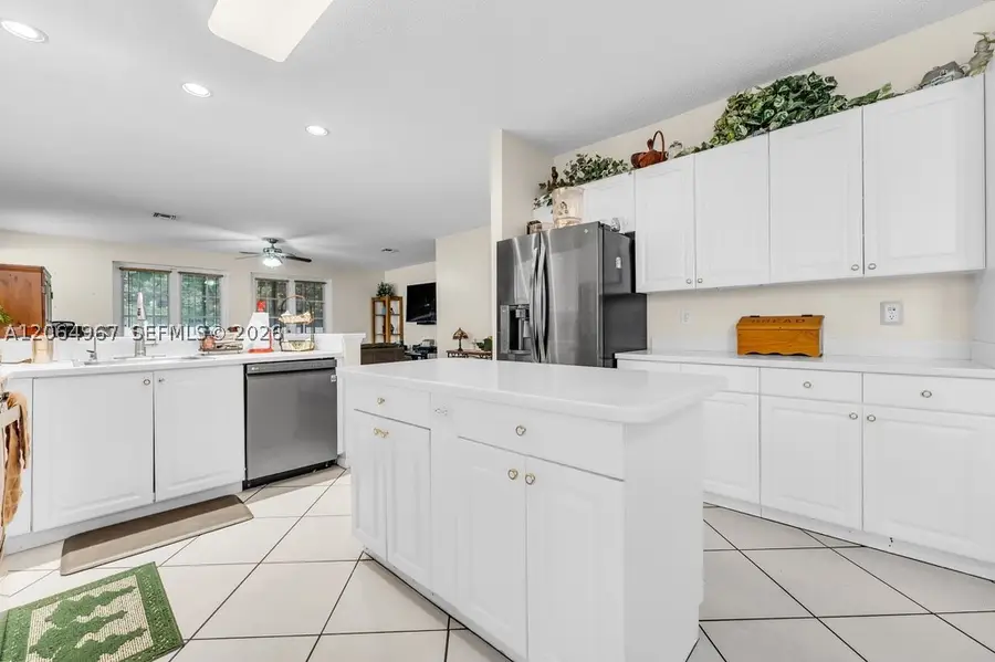 15887 NW 11th St, Pembroke Pines, FL 33028 - #3