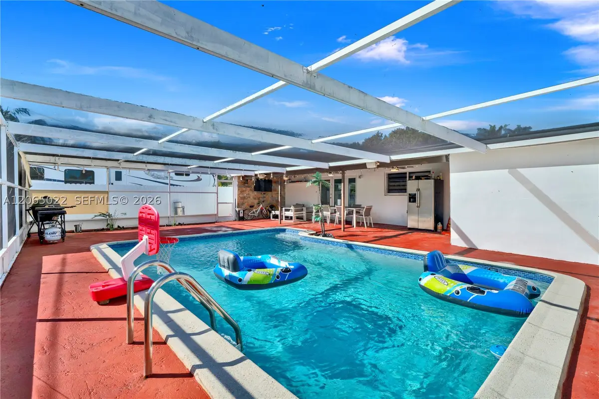 10100 Nicaragua Dr, Cutler Bay, FL 33189 - #1