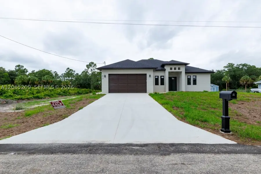 615 Broadway Ave, Lehigh Acres, FL 33972 - #2
