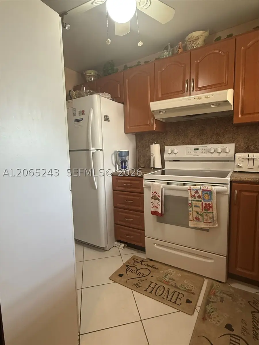9001 Sunrise Lakes Blvd #201, Sunrise, FL 33322 - #2