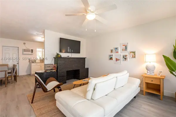 20 SE 13th Ter, Dania Beach, FL 33004