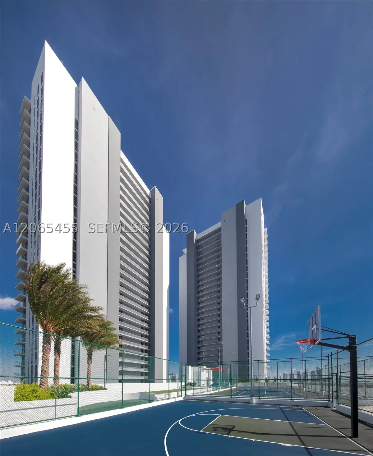 16385 Biscayne Blvd # #419, North Miami Beach, FL 33160 - #1