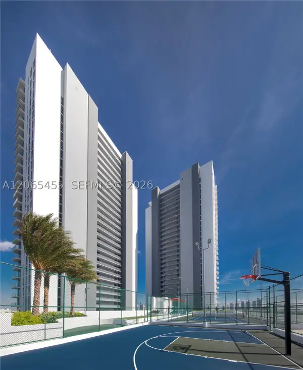 16385 Biscayne Blvd # #419, North Miami Beach, FL 33160