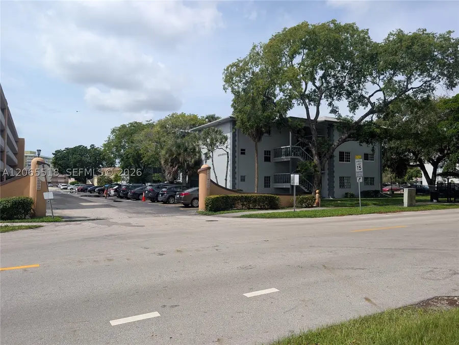 900 Tallwood Ave #305, Hollywood, FL 33021 - #2