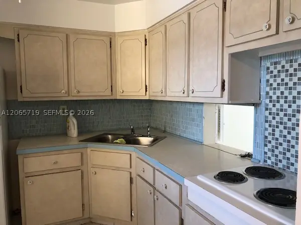 1530 NE 191st St #240, Miami, FL 33179