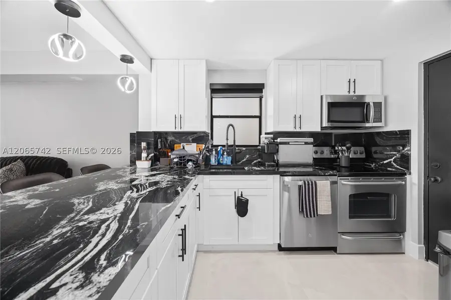 2302 S Cypress Bend Dr #306, Pompano Beach, FL 33069 - #2