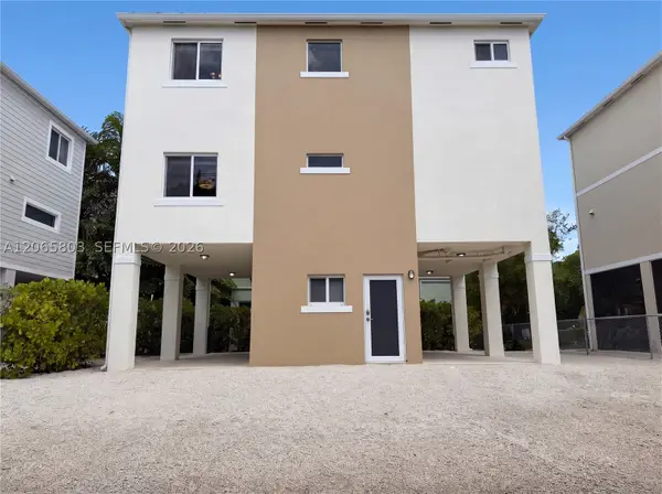 17 Lakeview Dr, Key Largo, FL 33037