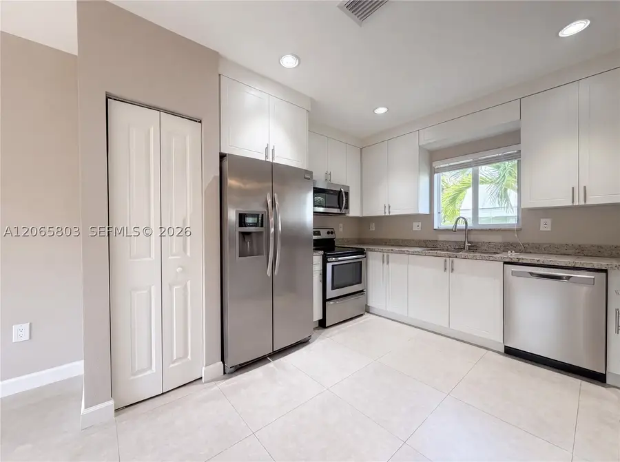 17 Lakeview Dr, Key Largo, FL 33037 - #2