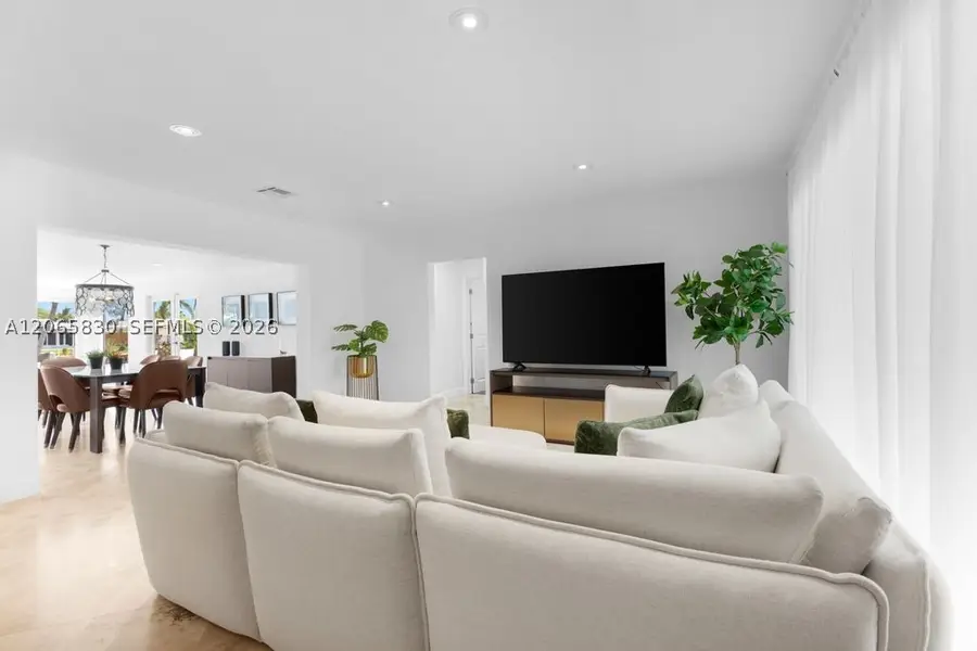 261 SE 4th St, Pompano Beach, FL 33060 - #3