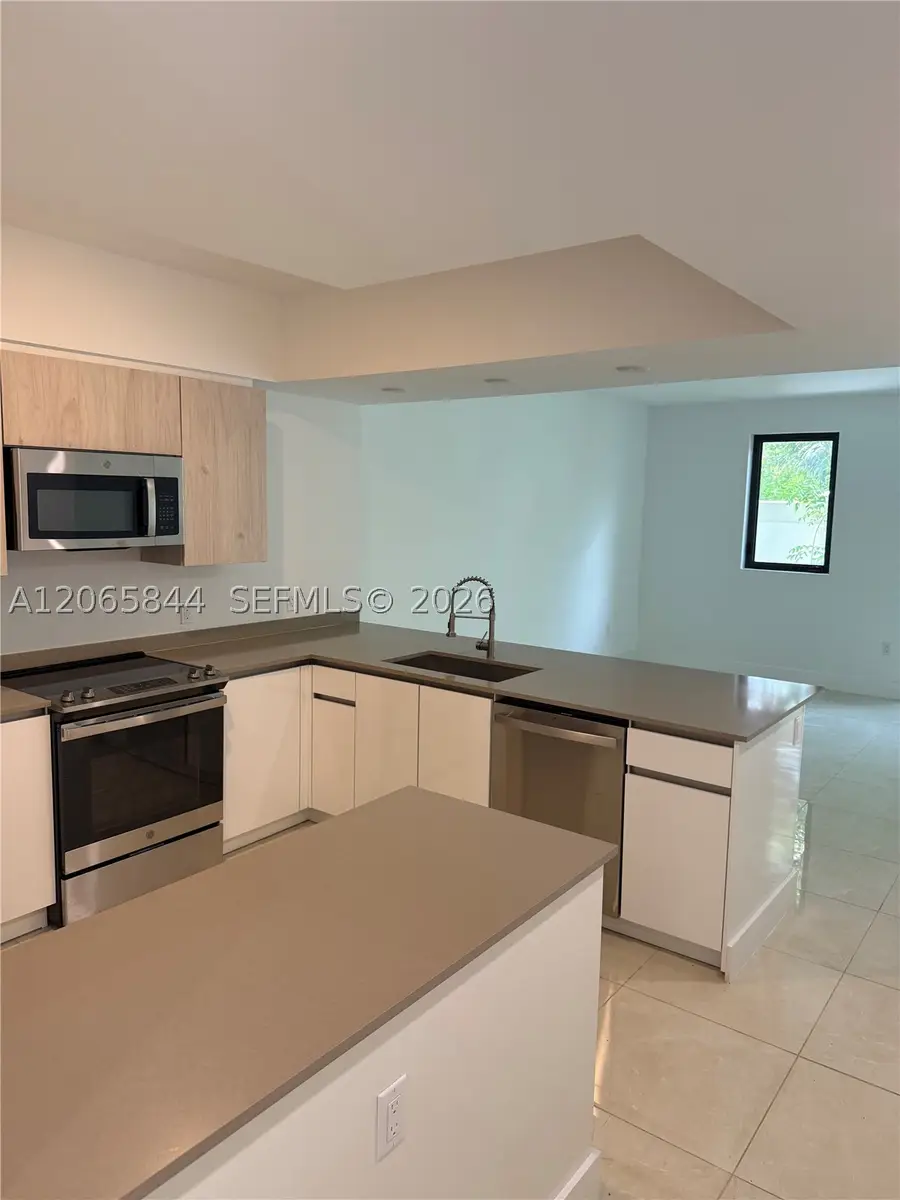 4149 N Oak Pl, Fort Lauderdale, FL 33314 - #3