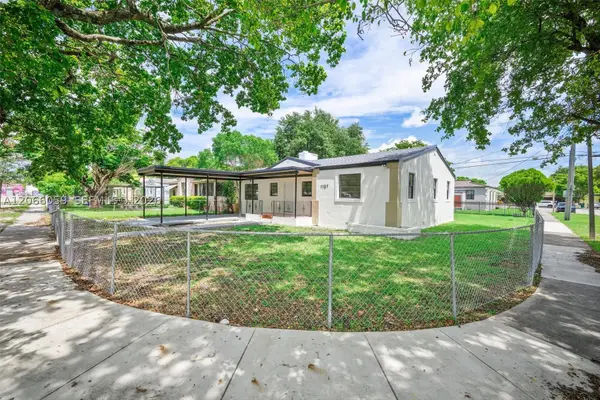 1157 NW 45th St, Miami, FL 33127