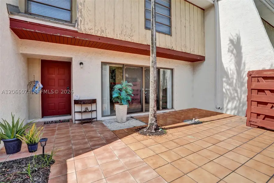 3003 Lakewood Ln, Hollywood, FL 33021 - #2