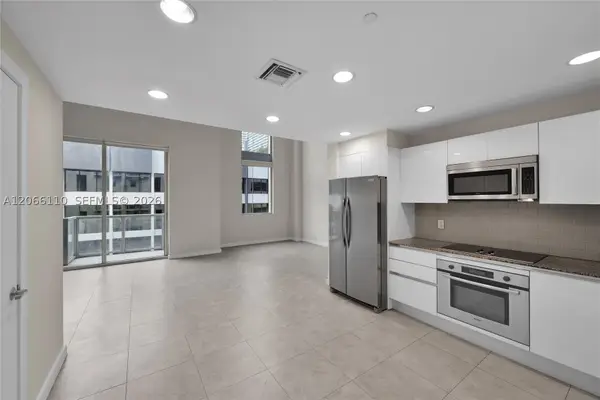 1060 Brickell Ave #815, Miami, FL 33131