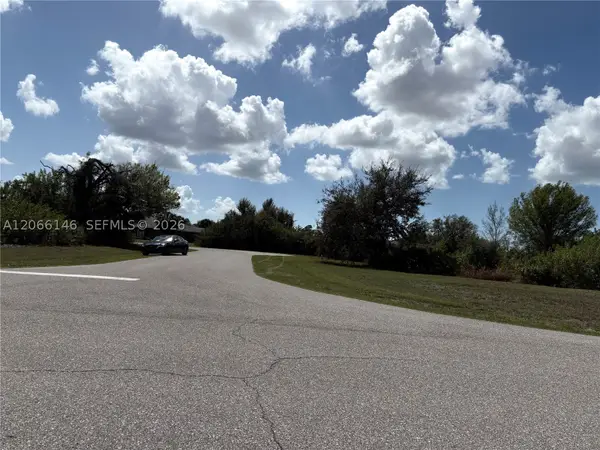 17425 Edgewater Dr, Port Charlotte, FL 33948