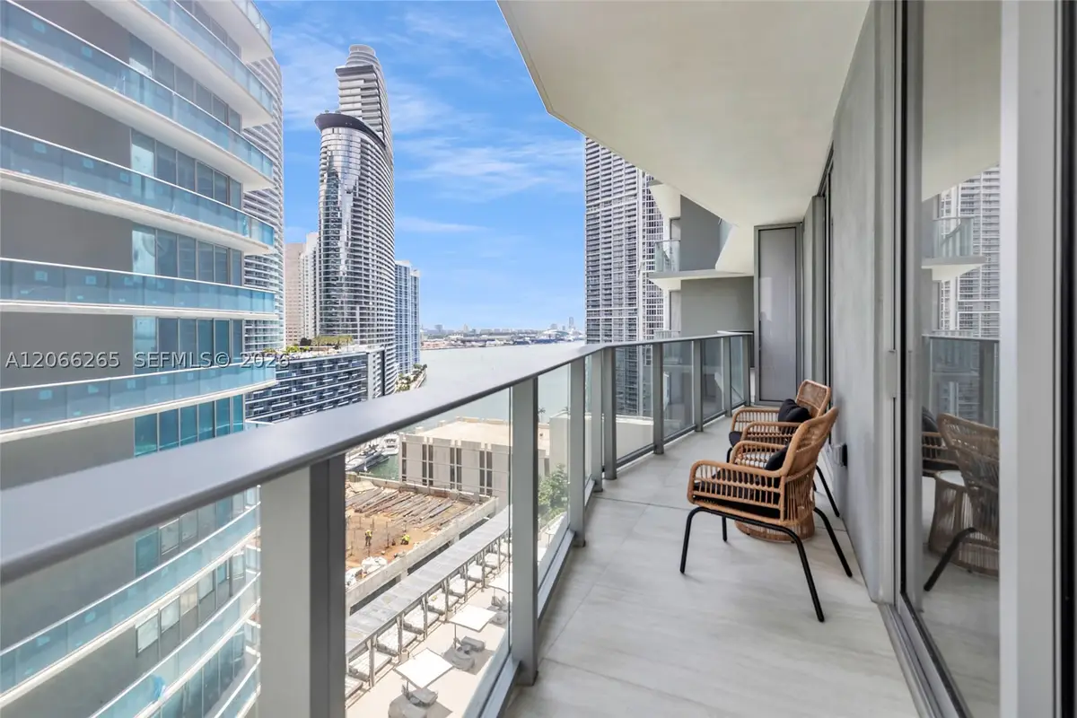 77 Se 5th St #2006, Miami, FL 33131 - #1