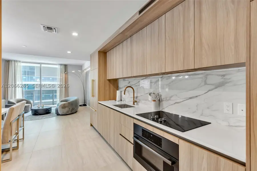 77 Se 5th St #2006, Miami, FL 33131 - #3