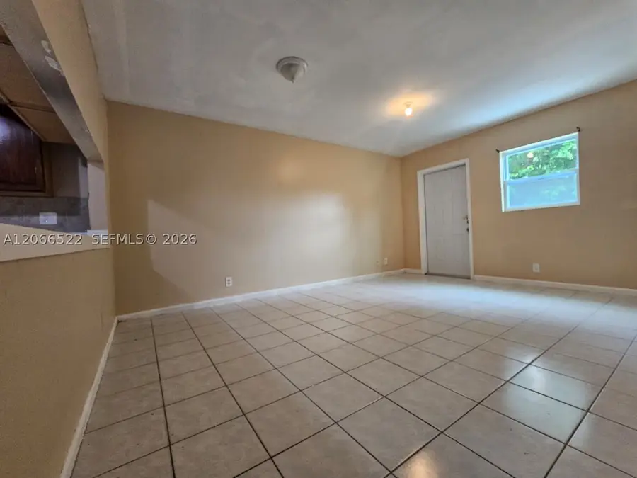 954 SW 74th Ave, North Lauderdale, FL 33068 - #2