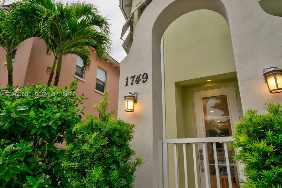 1749 NE 9th St, Fort Lauderdale, FL 33304 - #3