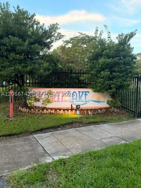 780 NE 199th St #207E, Miami, FL 33179 - #1