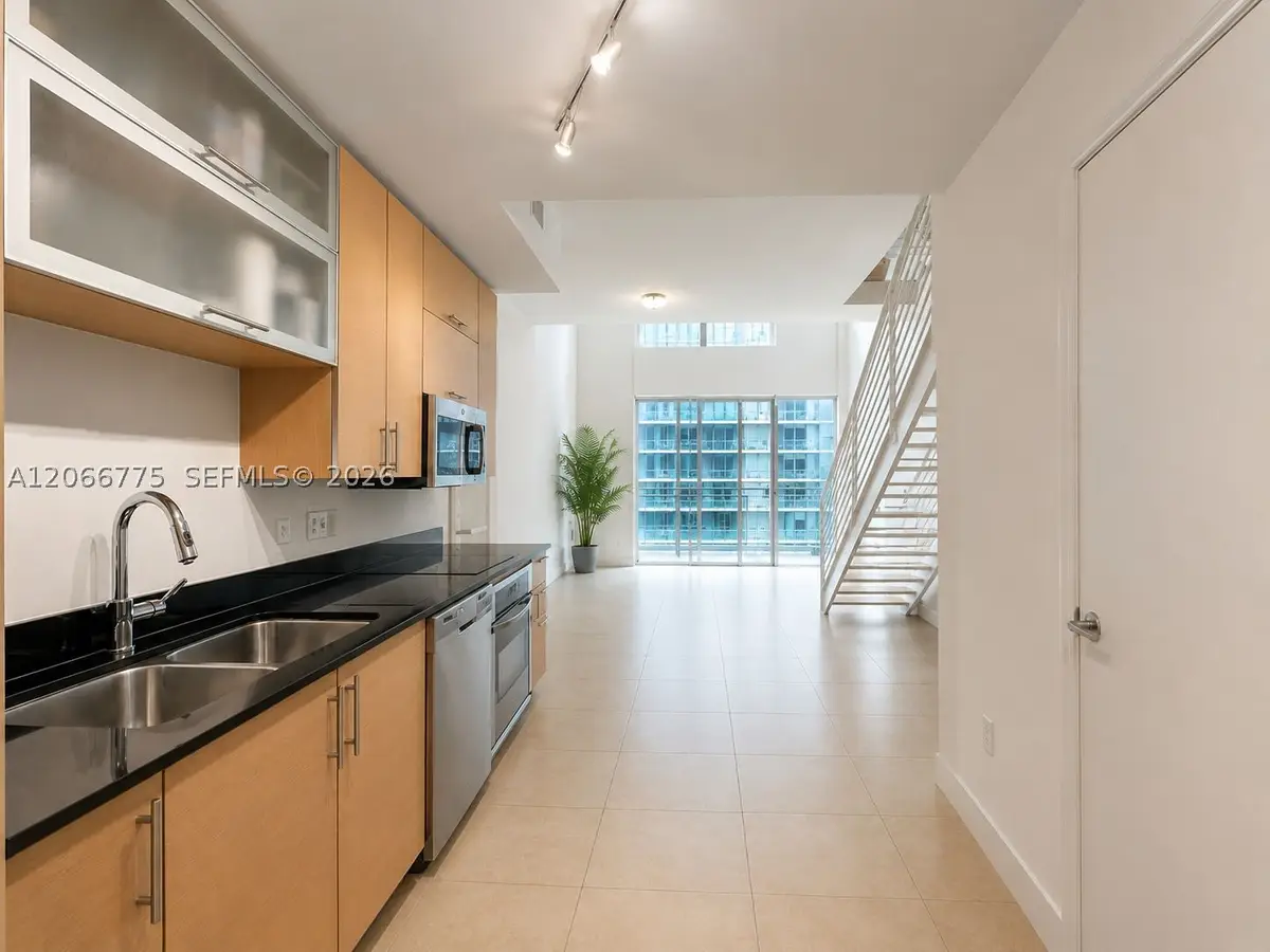 60 SW 13 St #2220, Miami, FL 33130 - #1