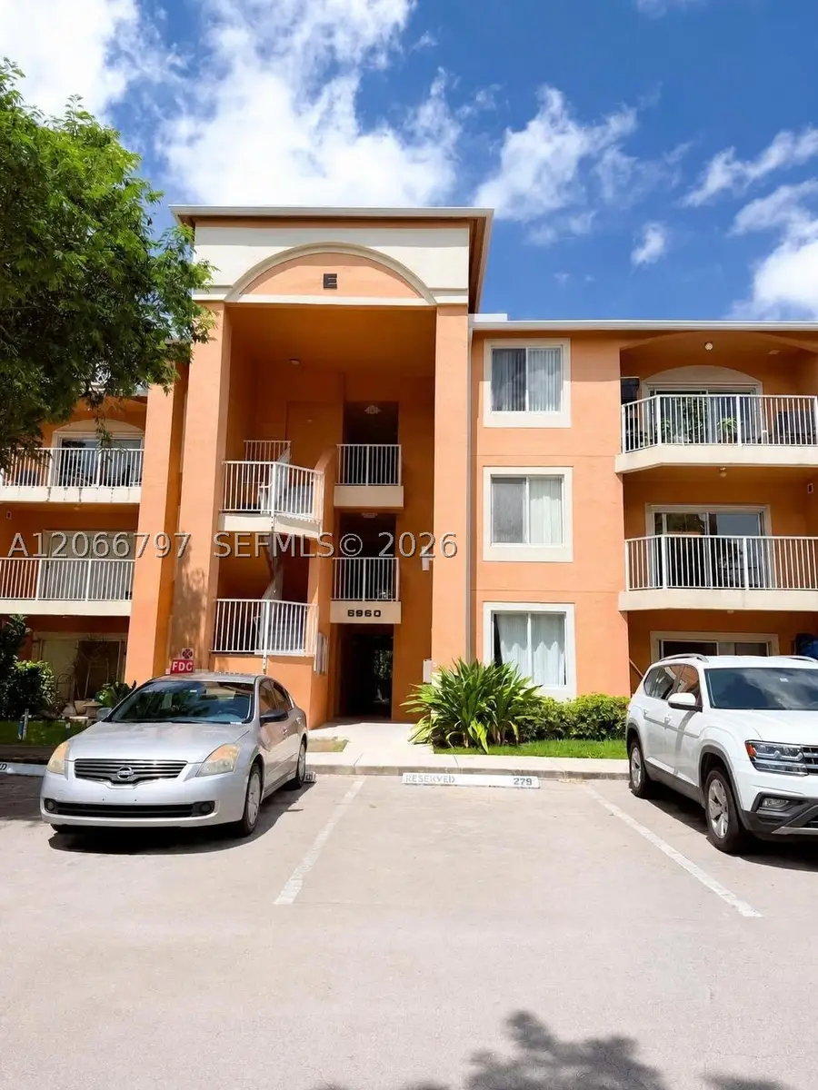 6960 SW 39th St #E102, Davie, FL 33314 - #2