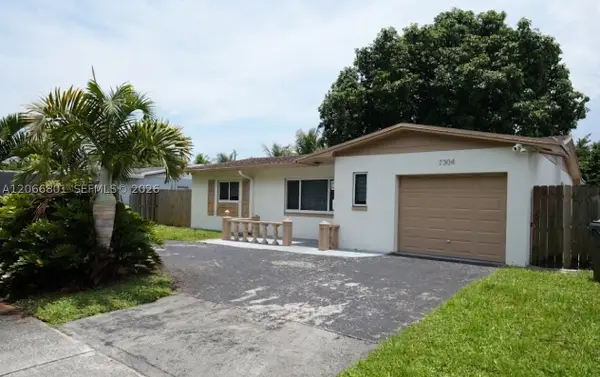 7304 Mckinley St, Hollywood, FL 33024