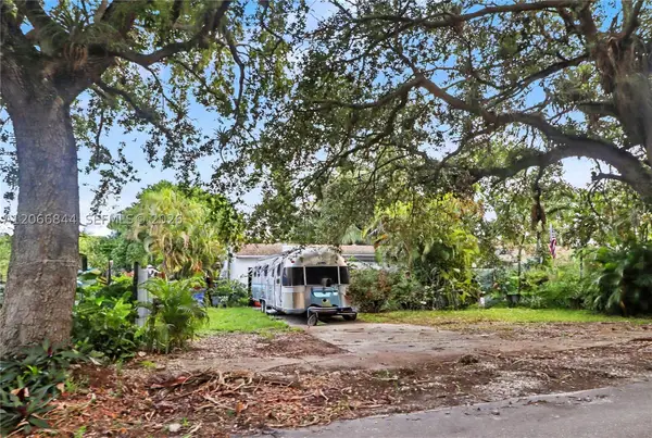 2541 Washington St, Hollywood, FL 33020