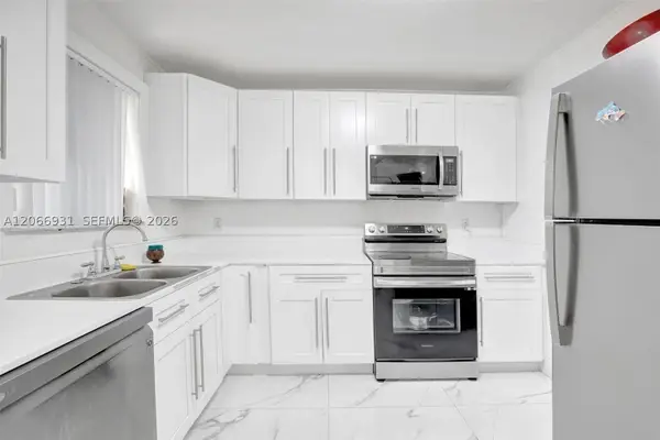311 SW 68th Ter, Pembroke Pines, FL 33023