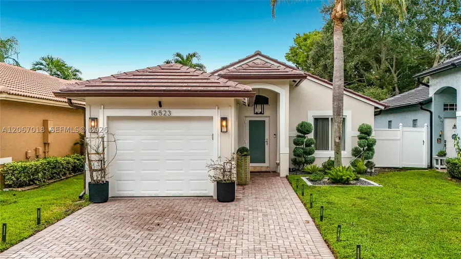 16523 Sapphire St, Weston, FL 33331 - #2