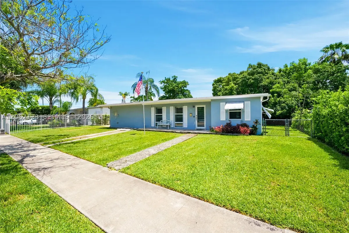 5525 SW 112th Ave, Miami, FL 33165 - #1