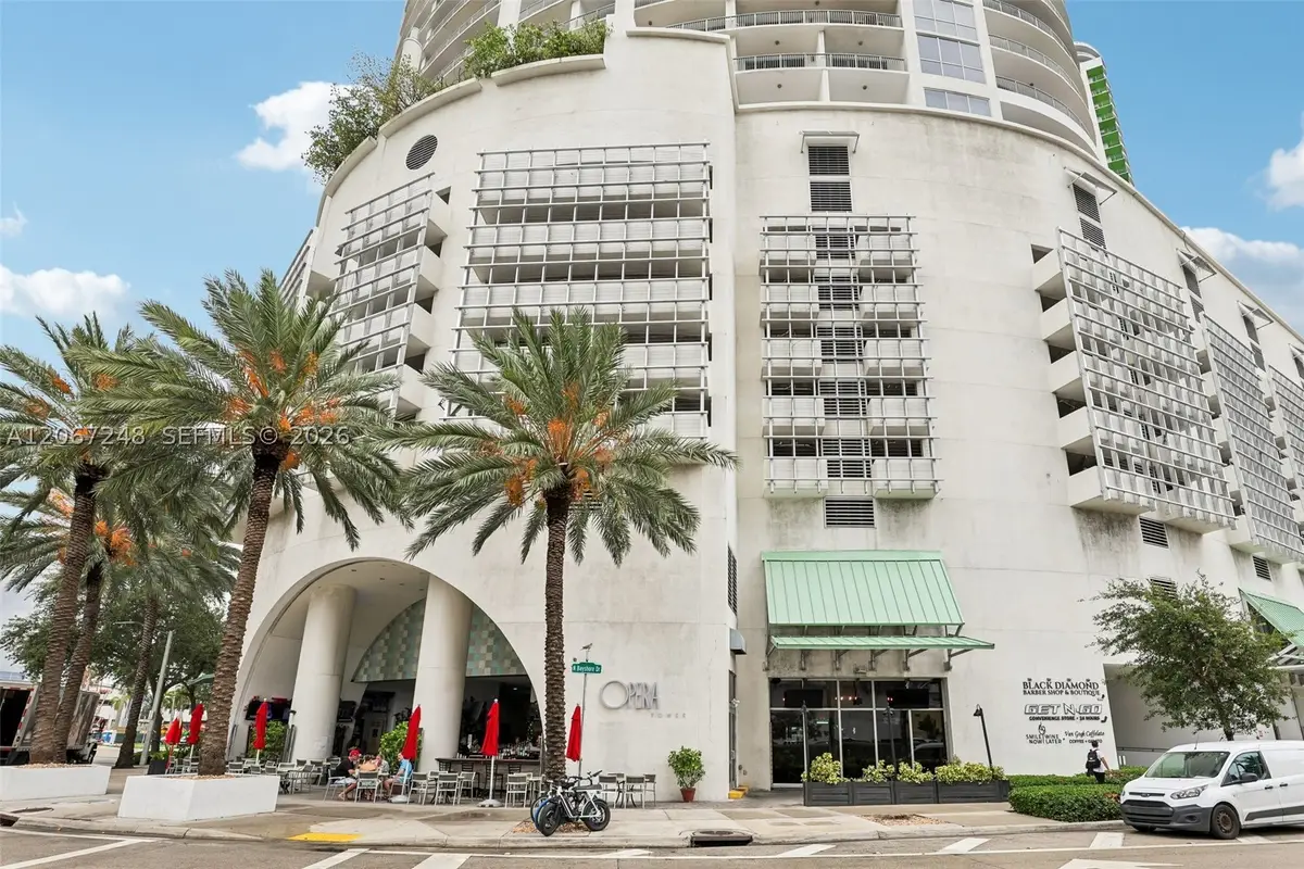 1750 N Bayshore Dr #3207, Miami, FL 33132 - #1