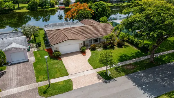 1731 NW 108th Ave, Pembroke Pines, FL 33026