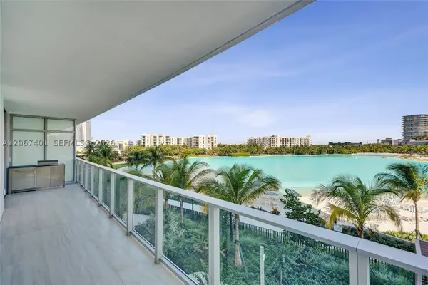 2411 Laguna Circle #208, Miami, FL 33181
