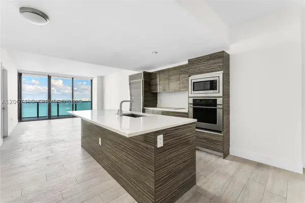 460 NE 28th St #1803, Miami, FL 33137