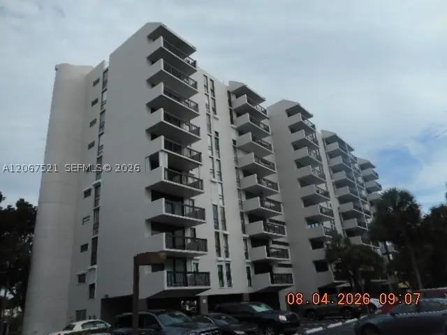 4800 Bayview Dr #802, Fort Lauderdale, FL 33308 - #1