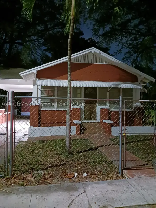 21 NW 61st St, Miami, FL 33127