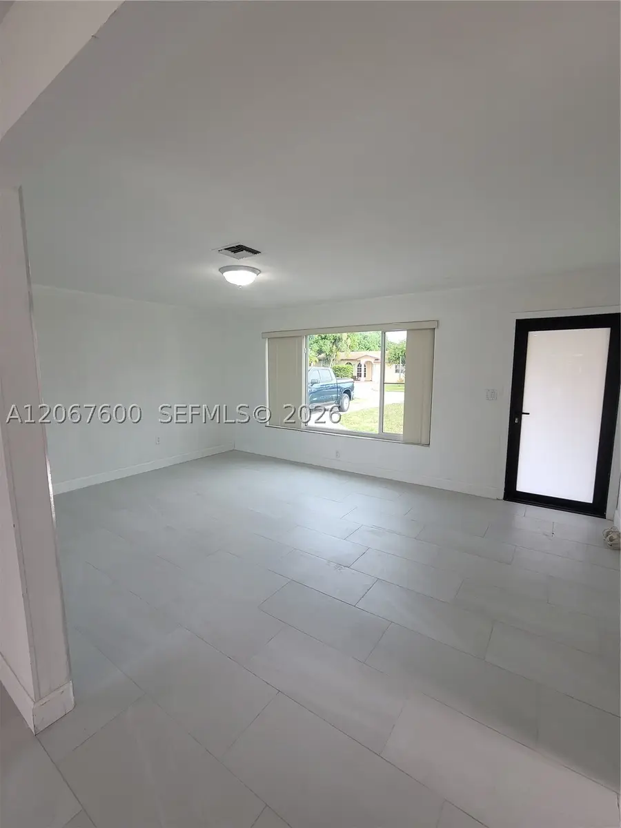7817 Panama St, Miramar, FL 33023 - #3