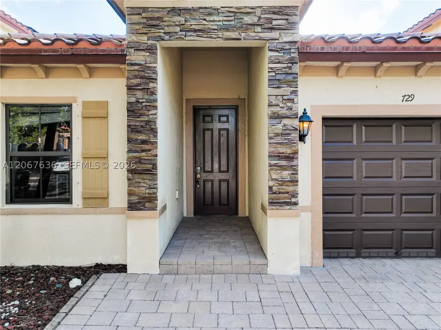 729 SE 34th Ave, Homestead, FL 33033 - #2