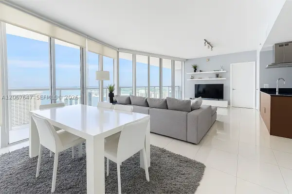 495 Brickell Ave #5104, Miami, FL 33131