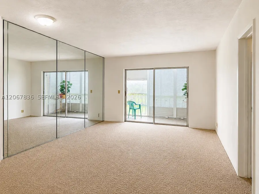 1001 Hillcrest Ct #204, Hollywood, FL 33021 - #2