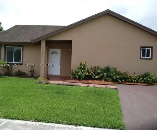12242 SW 210th St, Miami, FL 33177