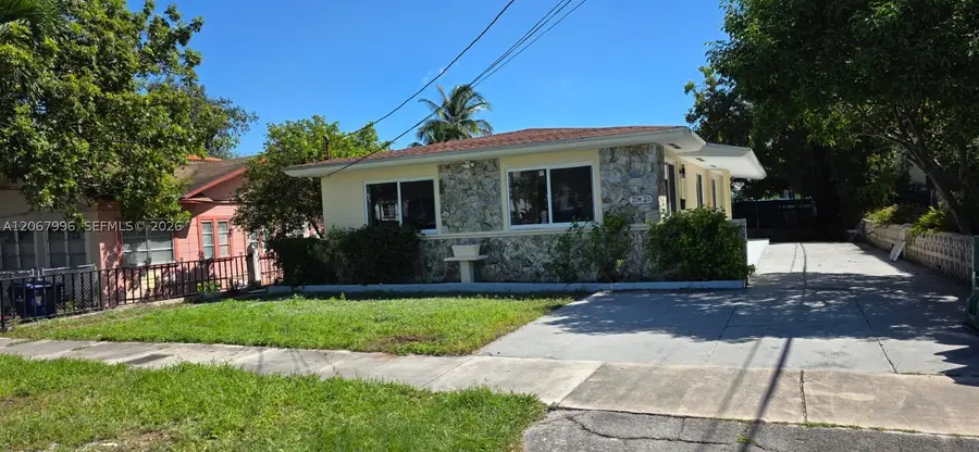 21 NW 32nd Ct, Miami, FL 33125 - #3