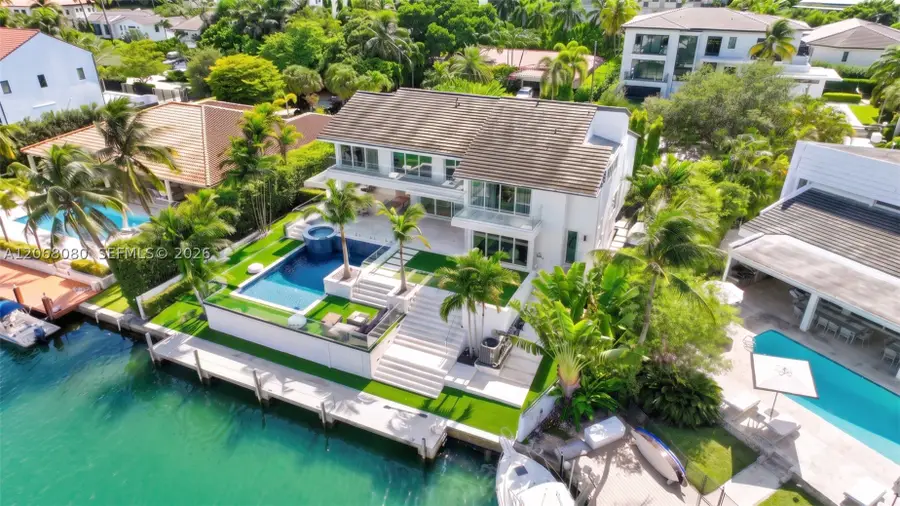 6819 Sunrise Pl, Coral Gables, FL 33133 - #2
